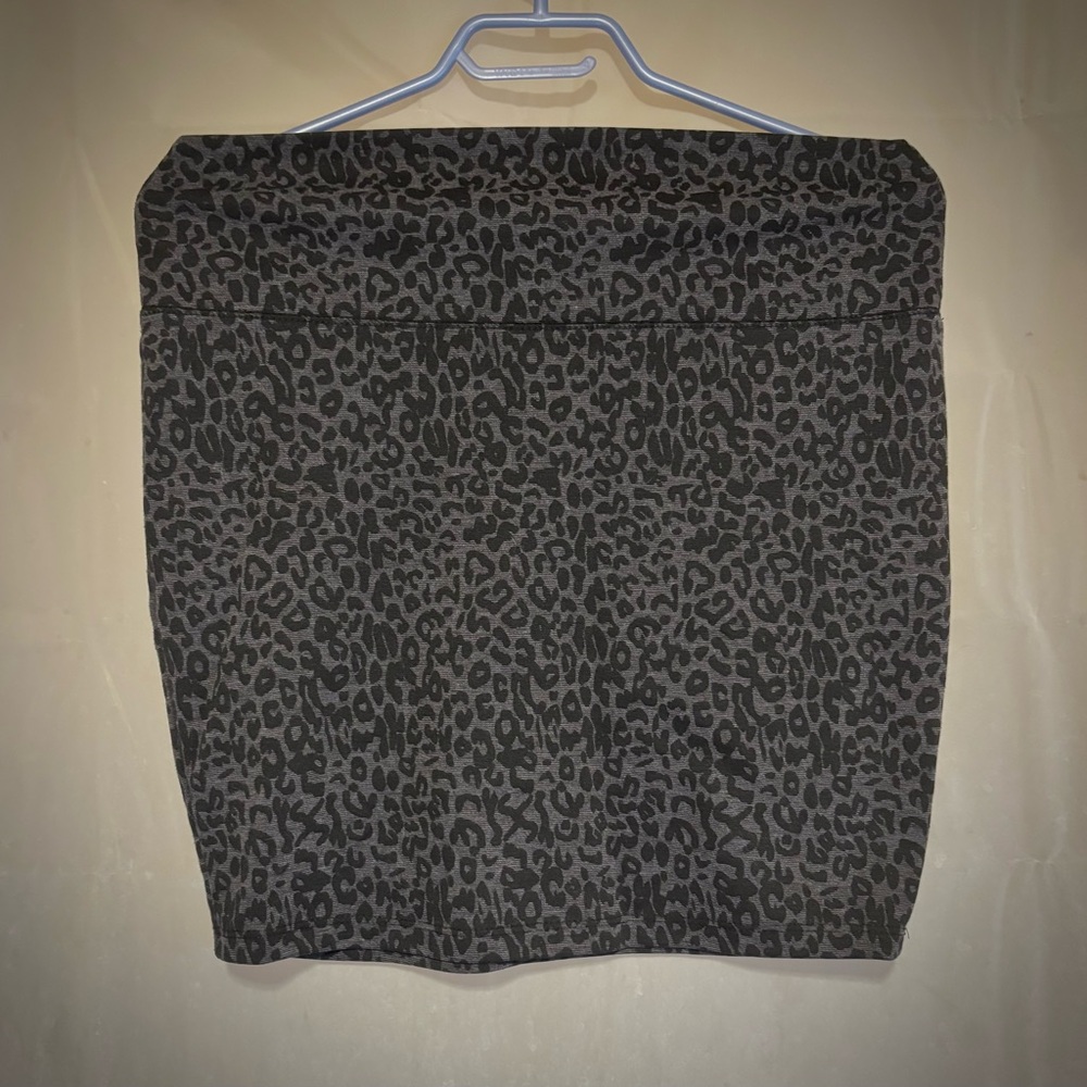 Eclipse-Leopard Print Mini Pencil Skirt - Black and Grey-Size Small